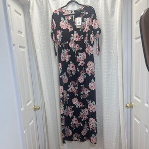 Lily Rose Black Short Sleeve V-Neck Sundress NWT